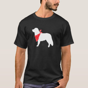 Anka Tolling Retriever Hund Wearing Red Bandana T Shirt