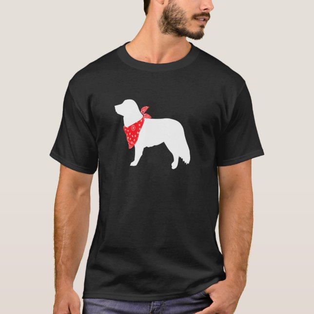 Anka Tolling Retriever Hund Wearing Red Bandana T Shirt (Framsida)