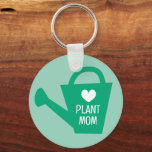 Anläggning Mamma-nyckelkedja med anpassningsbar mo Nyckelring<br><div class="desc">Anläggning av nyckelkedjan Mamma med anpassningsbar monogram och söt grönt kan vattnas. Lustigt tak för växt älskare eller trädgårdsmästare. Grönt med hjärta. Ändra till valfri anpassningsbar färg.</div>