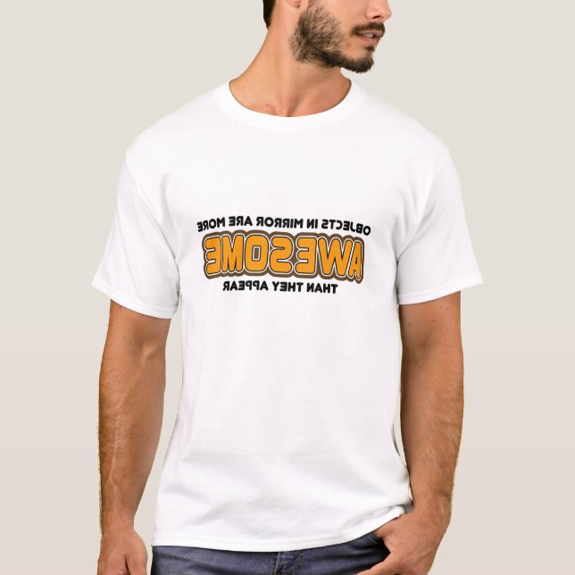 Anmärker i den mer enorma spegeln, än de visas tee (Framsida)