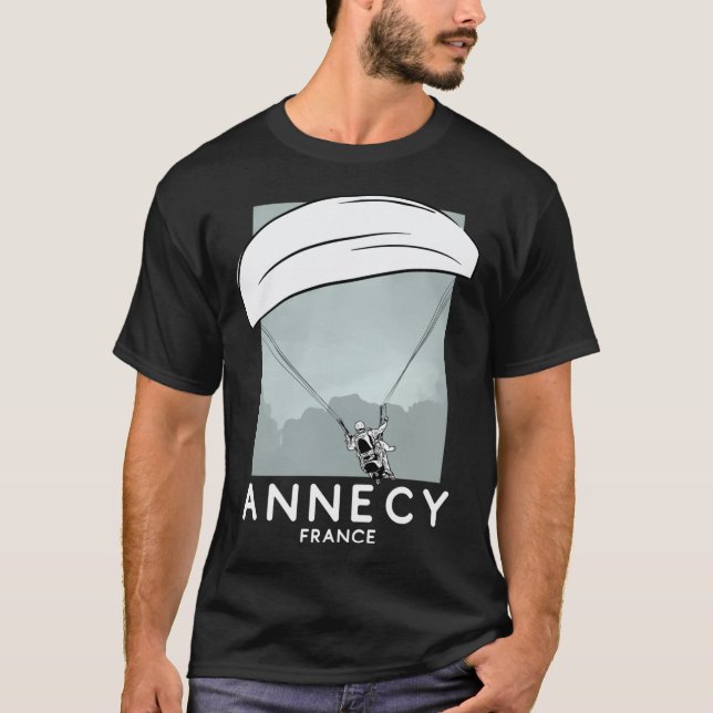 Annecy Frankrike Paragliding Essential T-Shirt (Framsida)