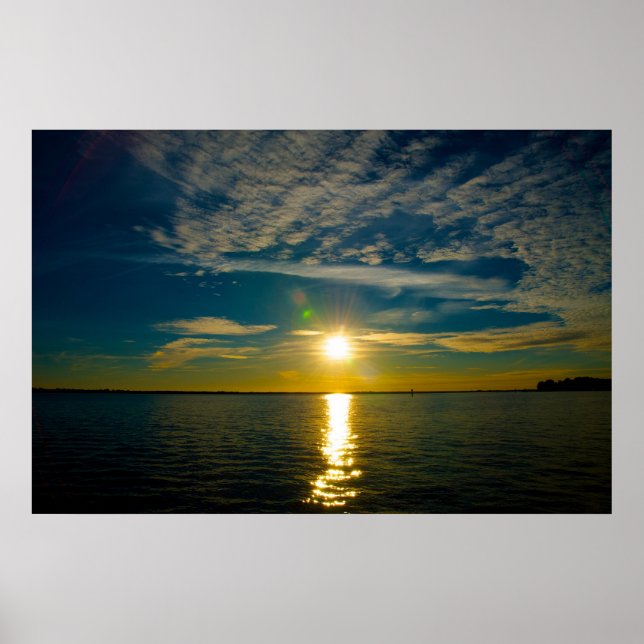 Ännu en vacker solnedgång på Ochlockonebukten Poster (Framsidan)