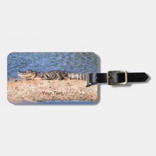 Anpassa Alligator-solning vid sjö Bagagebricka