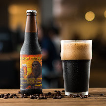 Anpassa Bigfoot att dra ett öl vid solnedgången