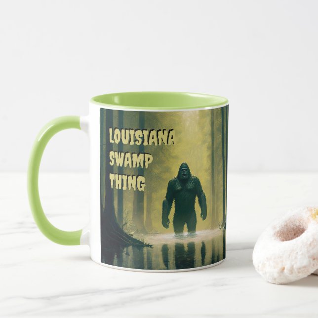 Anpassa Bigfoot Sasquatch Louisiana Swamp Sak Mugg (Med munk)
