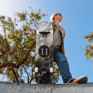 Anpassa Birthday Skateboard Black White Marble