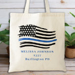 Anpassa den blå linjen i Tillsatta lagar polisens  Tygkasse<br><div class="desc">Thin Blue Line Tote Bag - Amerikansk flagga i Police Flagga färg, tryckt design . Anpassa till namn eller annan text. Den här personlig polisen i väskan är perfekt för att köra ärenden, resa till gymmet, polis och tillsatta lagar och alla som stöder dem. COPYRIGHT © 2020 Judy Burrows, Black...</div>