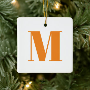 Anpassa den inledande orangen i monogram, vit jul julgransprydnad keramik