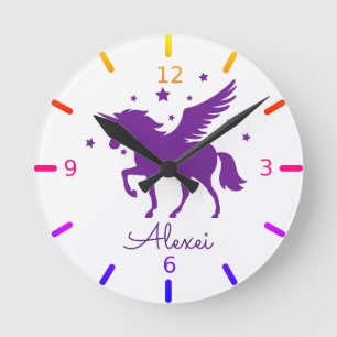 Anpassa din egen magiska Lila Unicorn Rund Klocka
