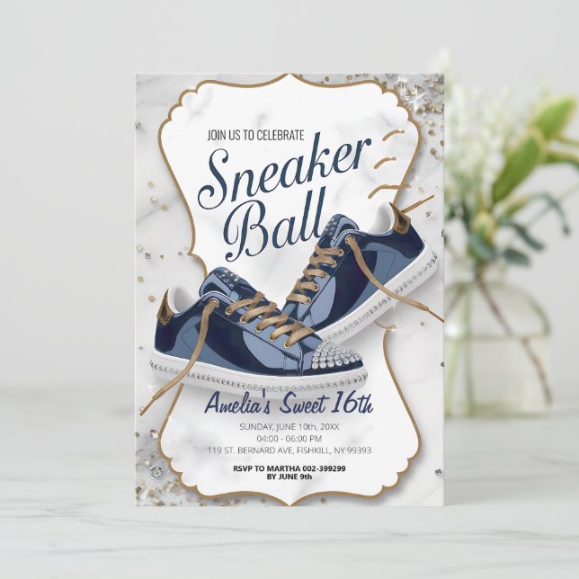 Anpassa Elegant Birthday Sneaker Boll Party Inbjudningar (Stående Fram)