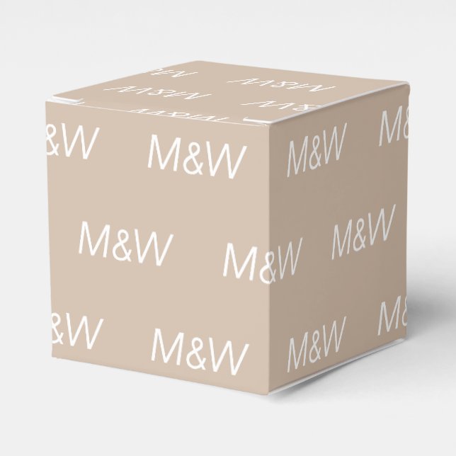 Anpassa en beige-gåva med inledande vita monogram presentaskar (Framsidan Sidan)