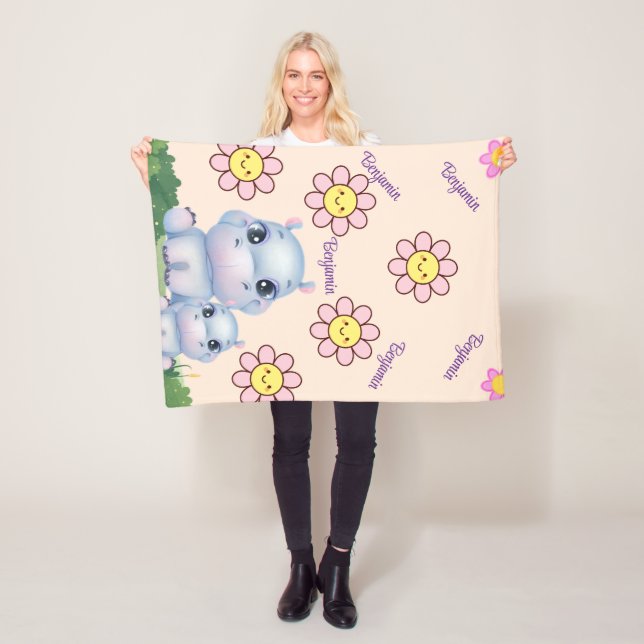 Anpassa Hippo Baby Blanket-design med blomma Fleecefilt (På plats)