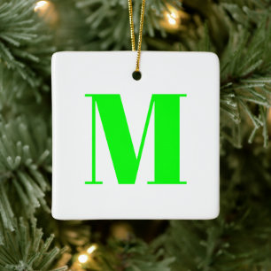 Anpassa inledande vit grönt i monogram julgransprydnad keramik