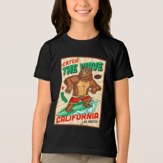 Anpassa Kalifornien Surfing Bear Catch the Wave T Shirt