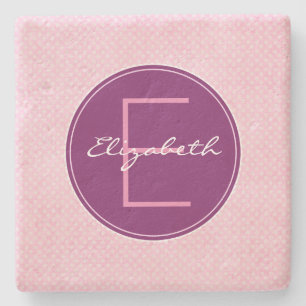 Anpassa Lila Monogram Circle på Rosa Polka-punkt Stenunderlägg