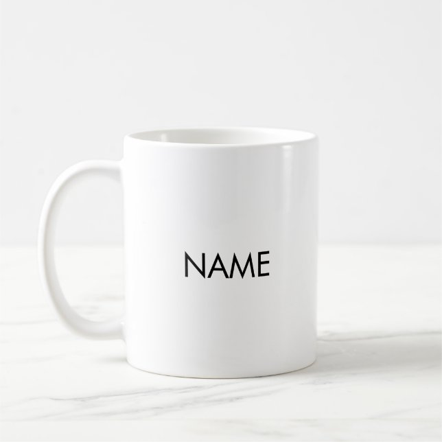 Anpassa med namn, svartvit text med minimalistisk  kaffemugg (Vänster)