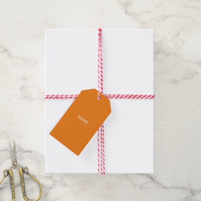 Anpassa med namn, vit orange för textminimalistisk presentetikett (Med Snöre)