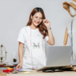 Anpassa Monogram Namn Lägg till bild Färg Förkläde<br><div class="desc">Anpassa denna Monogram Initial- eller Namn-produkt. Ser bra på vad som helst. ⭐ PERSONALISERA den här mallen med teckningen. ⭐ REDIGERA det ytterligare om du vill göra fler ändringar. ⭐ Överför den här designen till valfri produkt. Besök alla mina butiker på bit.ly/SandyspiderStores (klipp ut och klistra in).</div>