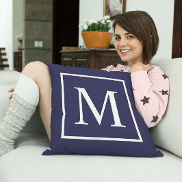 Anpassa monogram på marinblå kudde