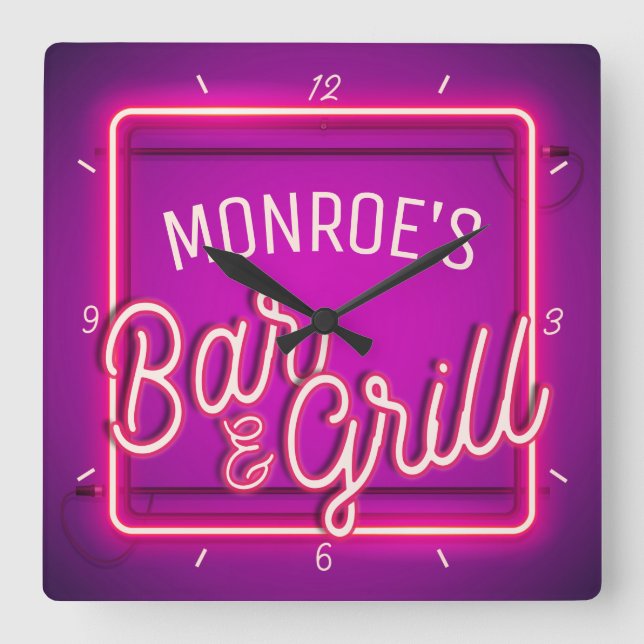 Anpassa NAMN Rosa Faux Neon Sign Retro Pub Grill Fyrkantig Klocka (Framsida)