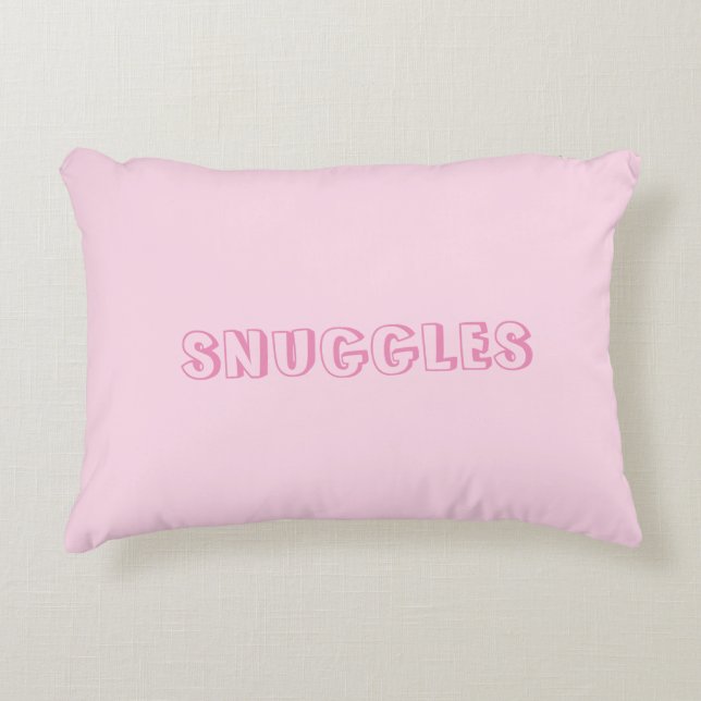 Anpassa namn "Snuggles" Ljus rosa Prydnadskudde (Framsidan)