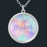 Anpassa Rainbow Watercolor Pastel Gift till henne Silverpläterat Halsband<br><div class="desc">Monogram den här vackra pastellregneringen regnbåge färg halsband med hennes namn. Gör en underbar gåva till brudtärna,  budens mamma,  mor i brudgummen,  Mors dag eller födelsedagspresent.</div>