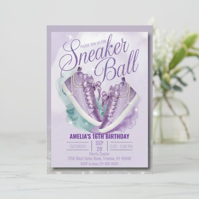 Anpassa Sweet Lavender Birthday Sneaker Boll Inbjudningar (Stående Fram)