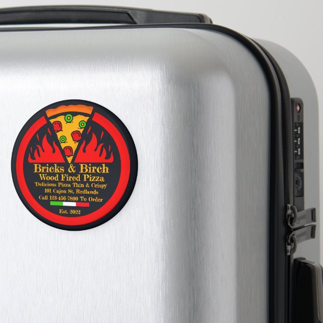 Anpassa Wood Fired Pizza Restaurang Promo Magnet (In Situ (Luggage))