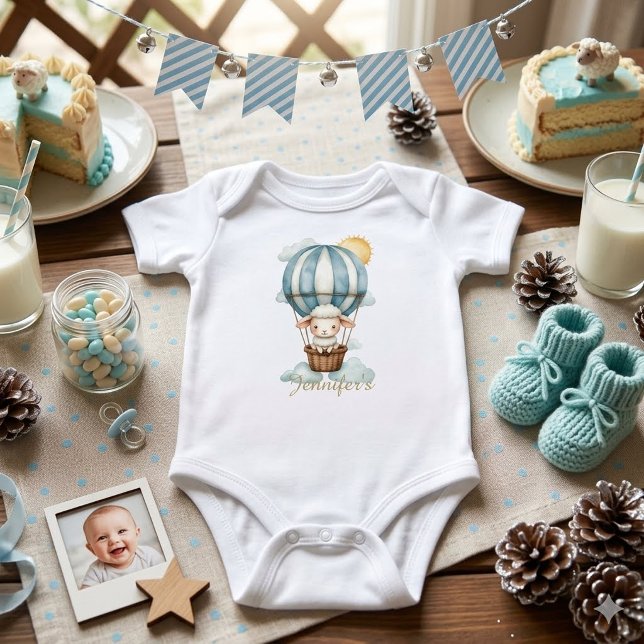 Anpassad akvarell får i varmluftsballong  t shirt (Skapare uppladdad)