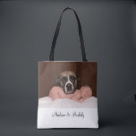 Anpassad baby- och hundfoto dubbelsidig totebag tygkasse<br><div class="desc">Designa din egen 2-sidiga fototote med din egen foton med hjälp av vår mall för bild med full bleed. Ladda enkelt upp dina egna foton med dina egna karaktärer och nära och kära. Lägg till ett foto på framsidan och baksidan. De kan vara samma eller olika.</div>