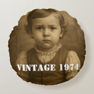 Anpassad barndom två foton & år Vintage Rund Kudde