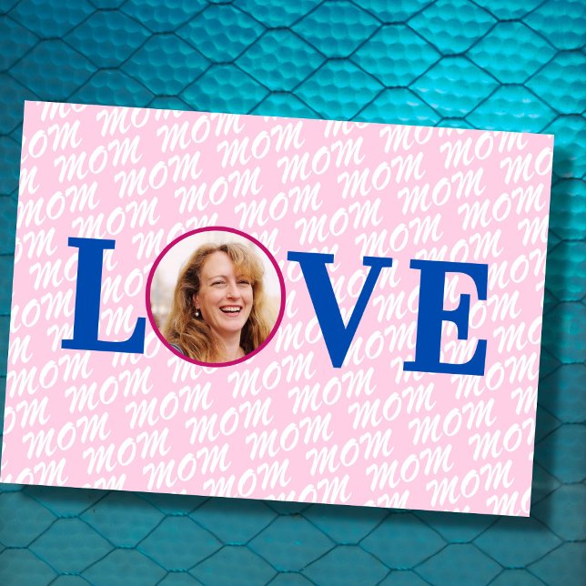 Anpassad bild Mamma Moder modern elegant rosa bild Kort (The background text template can fit 2 or 3 upper case letters, maybe 1 or 2 more with lower cases.)