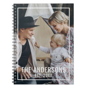 Anpassad bild med familjenamn och etableringsår anteckningsbok