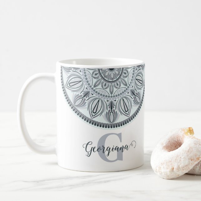 Anpassad Blommigt Harmony Grått Monotone Mandala Kaffemugg (Med munk)