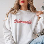 Anpassad Brudtärna Namn Sängvätning Bröllopsdusch T Shirt<br><div class="desc">Anpassad Brudtärna Namn Sängvätning Bröllopsdusch Tröja. Personifiera denna minimalistiska och söta rosa bröllopströja med din brudtärnas namn under vacker scriptbokstav. Perfekt som en anpassad bröllopsdusch eller sängvätning present till alla dina brudtärnor när ni firar er speciella dag.</div>