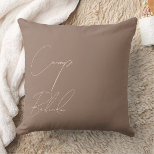 Anpassad Camp Bride Mocha Mousse Kudde