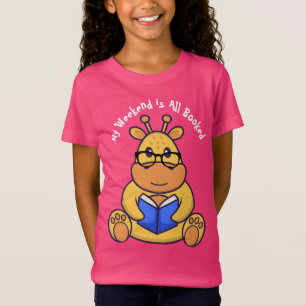 Anpassad cute giraffe som läser bok T-Shirt