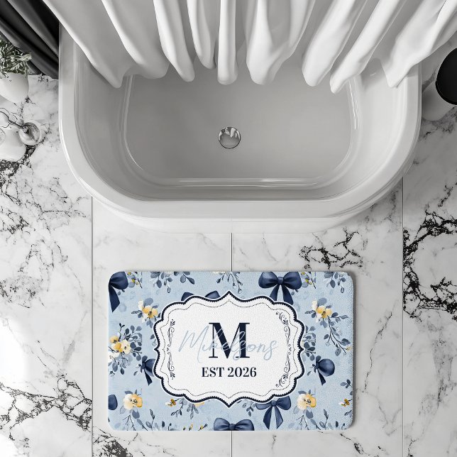 Anpassad Elegant Blå Band Blommig Monogram Badrumsmatta (Skapare uppladdad)
