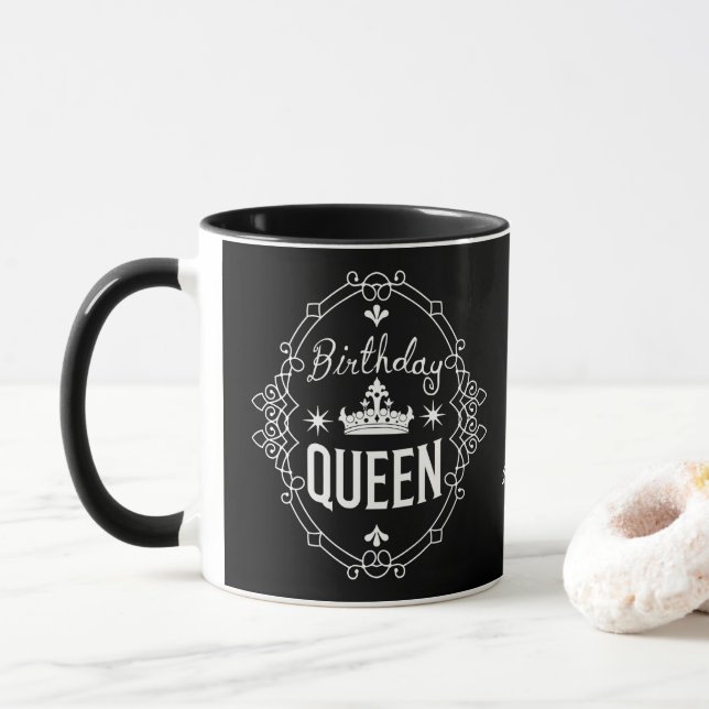 Anpassad Elegant Födelsedagsdrottning Typografi Sv Mugg (Med munk)