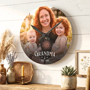 Anpassad Farmor Mormor Modern Vit Text Foto Rund Klocka