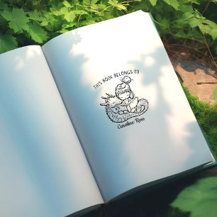 Anpassad flicka som läser med drakexlibris stämpel