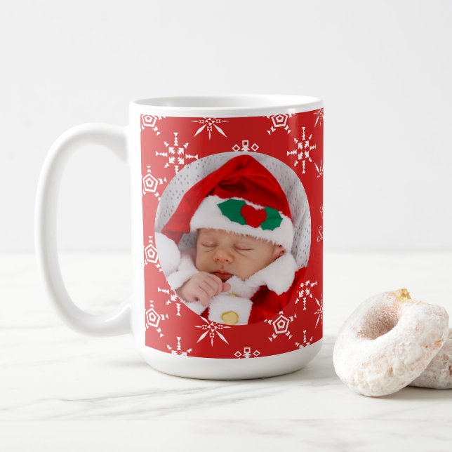 Anpassad Foto Tomte Baby Snöflingor & Röd BKGRD Kaffemugg (Med munk)