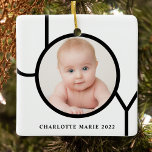 Anpassad fotopul i Baby Julgransprydnad Keramik<br><div class="desc">Denna moderna julfoto-Ornament dekoreras med ord JY i svart på vit bakgrund. Anpassade enkelt med ditt foto och namn.</div>