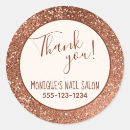 Anpassad glitter med namn i chokladfärg runt klistermärke