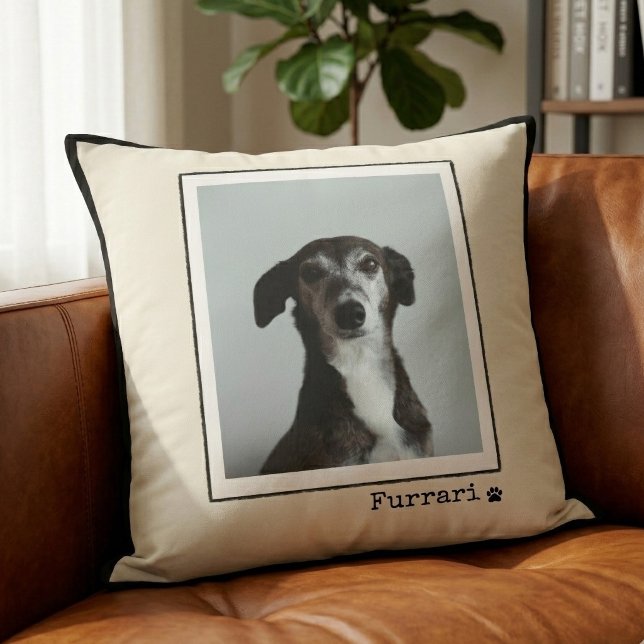 Anpassad husdjursfoto Retro Modern Minimal Skrivma Kudde (Modern Personalized Pet Photo Pillow a stylish gift for any dog mom or dog dad.)