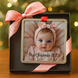 Anpassad julgranskula för baby:s första jul
