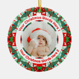 Anpassad julpresent med familjefoto i rött och grö julgransprydnad keramik