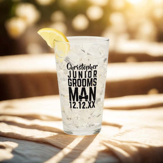 Anpassad Junior Groomsman Namn Minnessaker Glas (Junior Groomsman Personalized Wedding Glass with space for a name and wedding date)