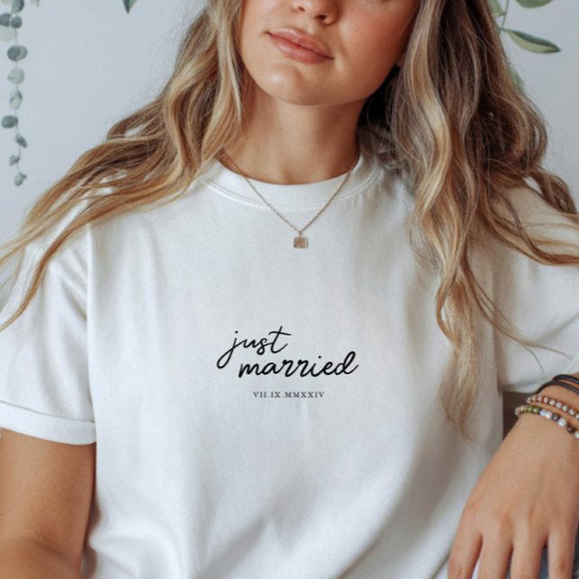 Anpassad 'Just Married' Bröllop Roman Siffra Datum T Shirt (Skapare uppladdad)