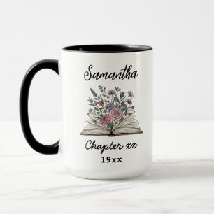 Anpassad kapitelfödelsedag – Blommig bok & födelse Mugg